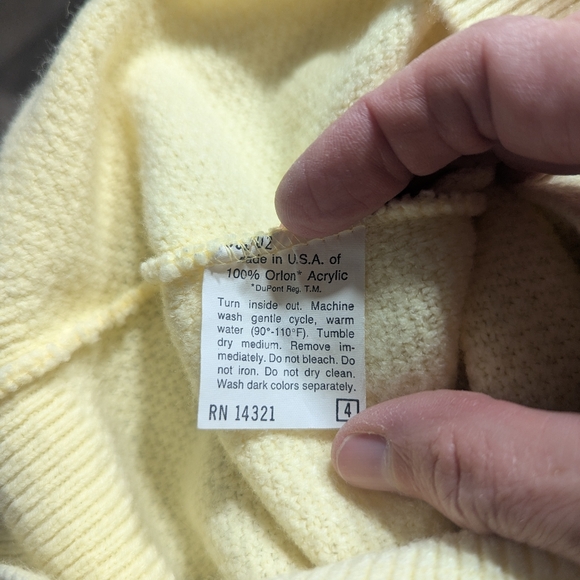 Vintage Christian Dior pale yellow V neck sweater XL. - Picture 5 of 5